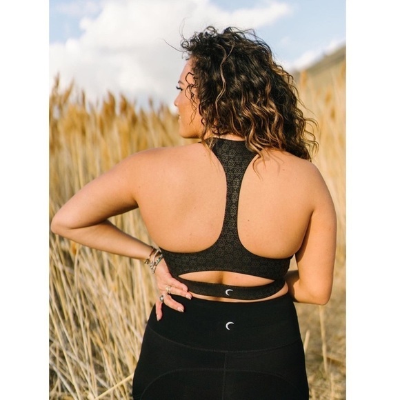 Zyia Active Black Flower Power Bra - Picture 5 of 10